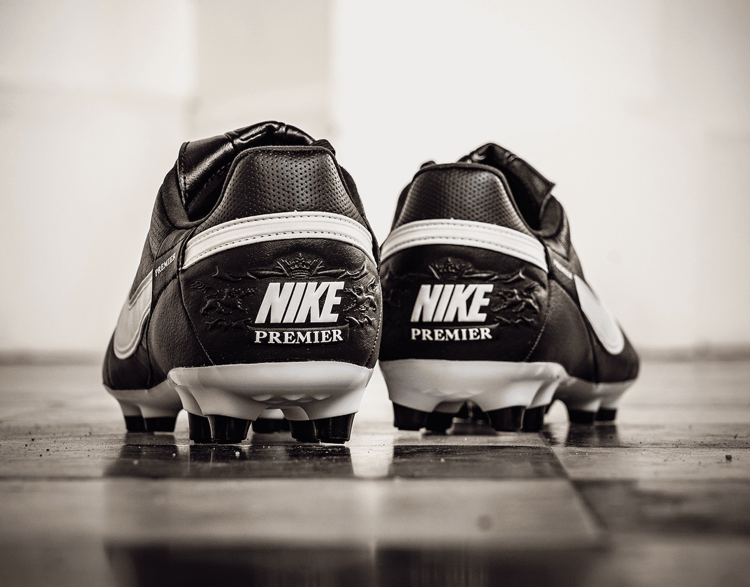 classic nike football cleats