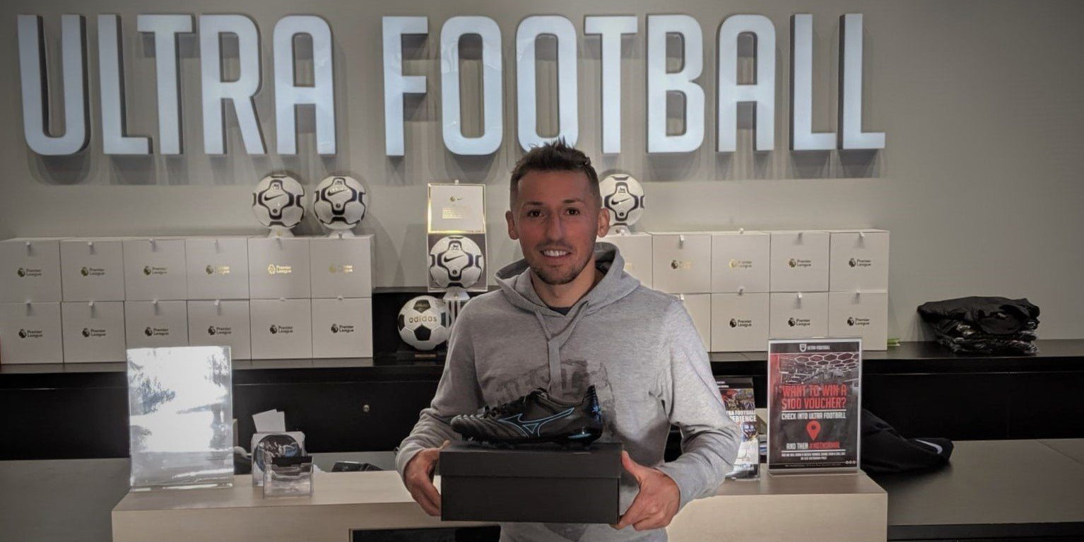 Raddy Majewski drops by Ultra HQ to cop the Mizuno Morelia Neo II MIJ