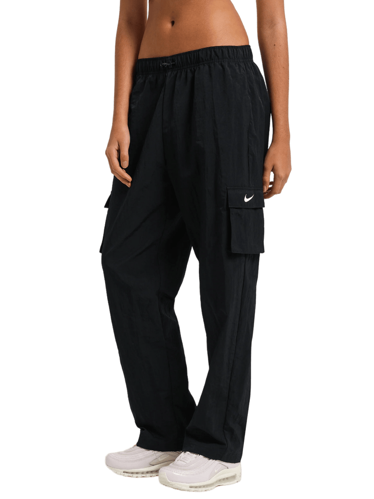 Women's High-Rise Woven Cargo Pants (DO7209-010)