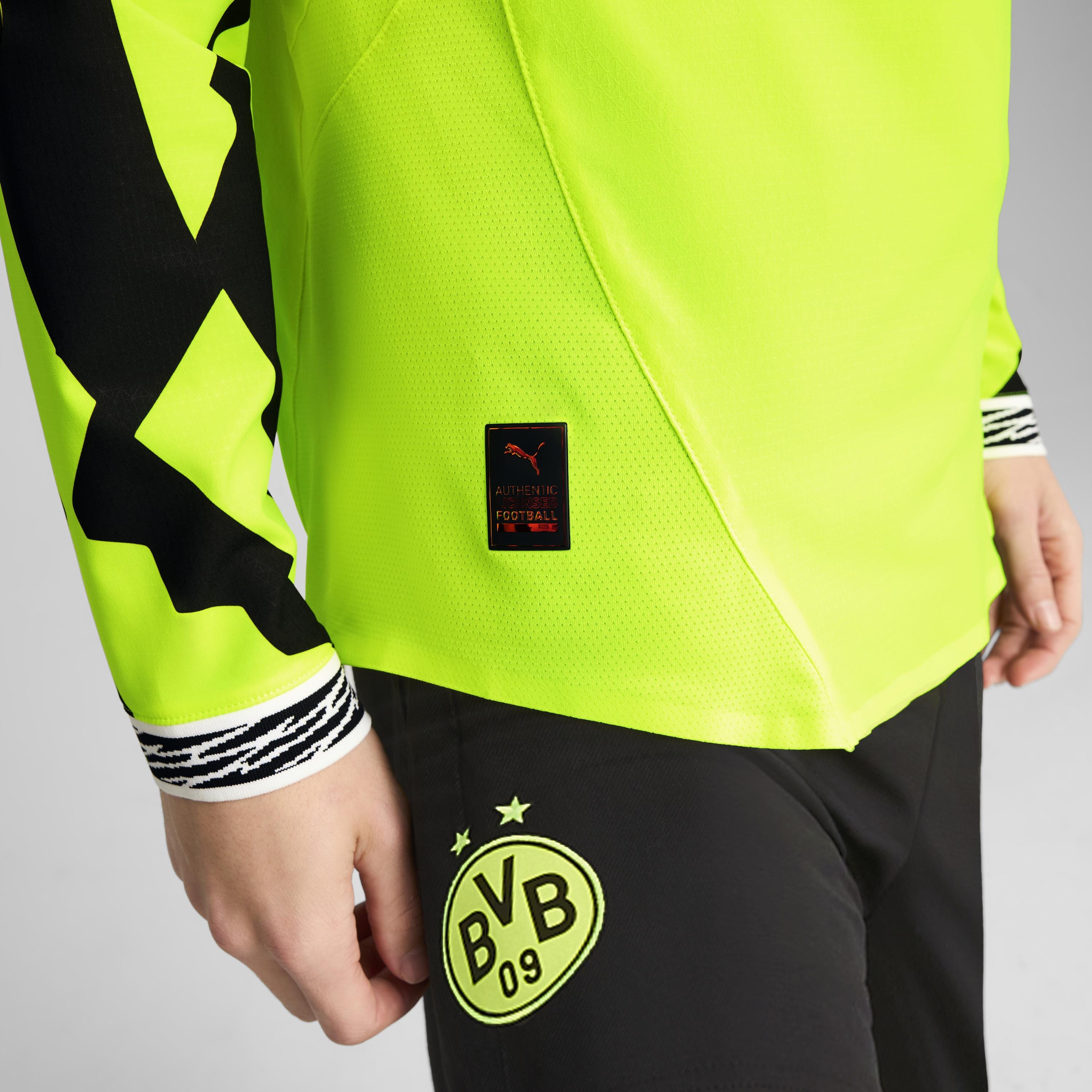 Borussia Dortmund Anniversary Longsleeve Jersey - Special Edition (77614104) Apparel Puma