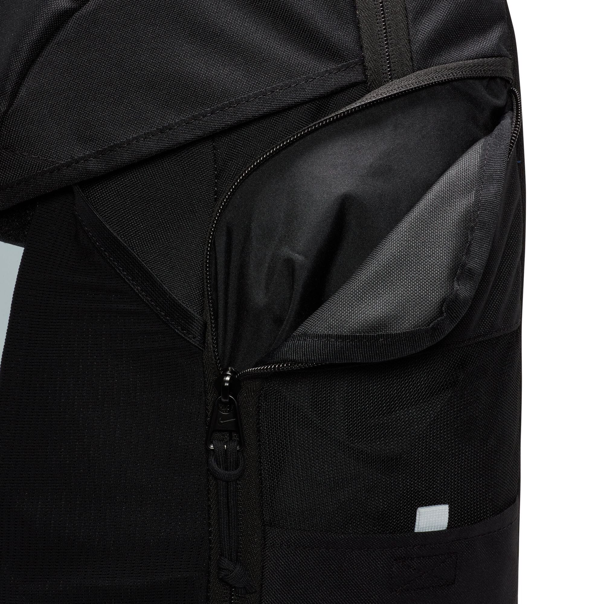 Academy Team Backpack 30L (DV0761-011) Teamwear Bags Nike