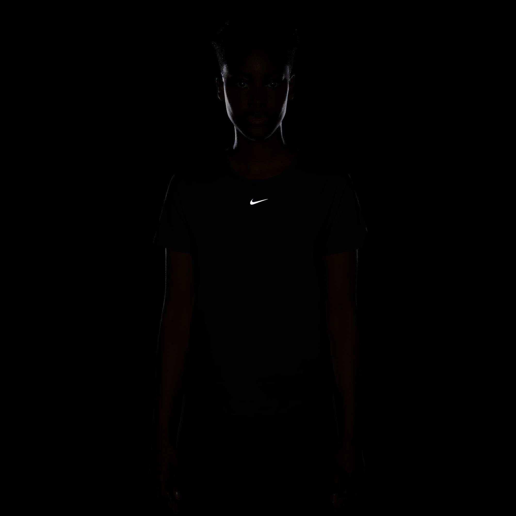 One Classic Women's Dri-FIT Top (FN2798-010) Apparel Nike