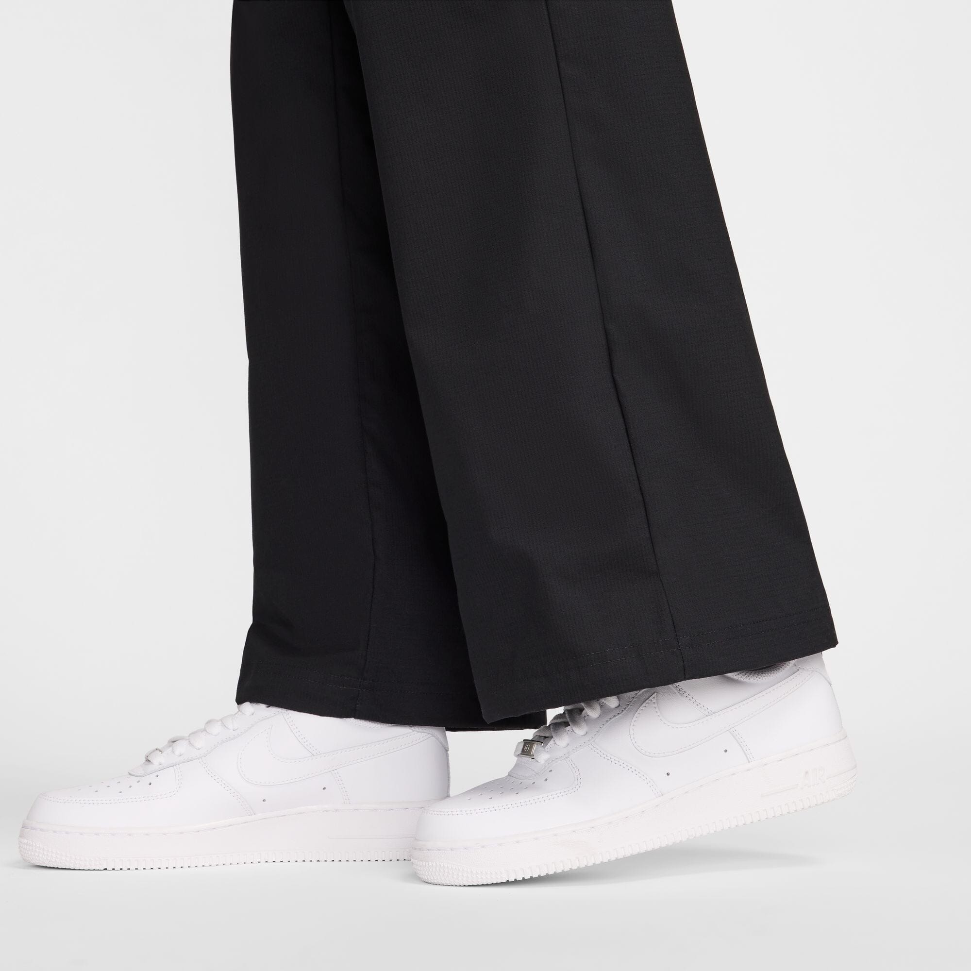 Women's Mid-Rise Woven Cargo Pants (FV7643-010) Lifestyle Pants Nike