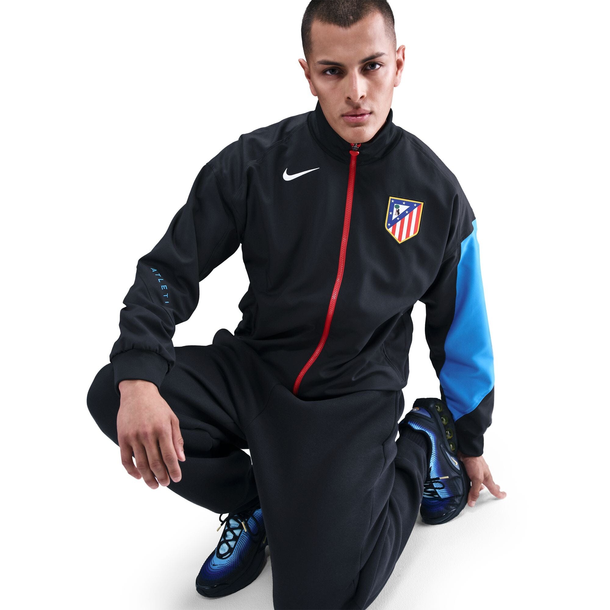 Atletico Madrid Men's Total 90 Anthem Jacket (HM3332-010) Apparel Nike