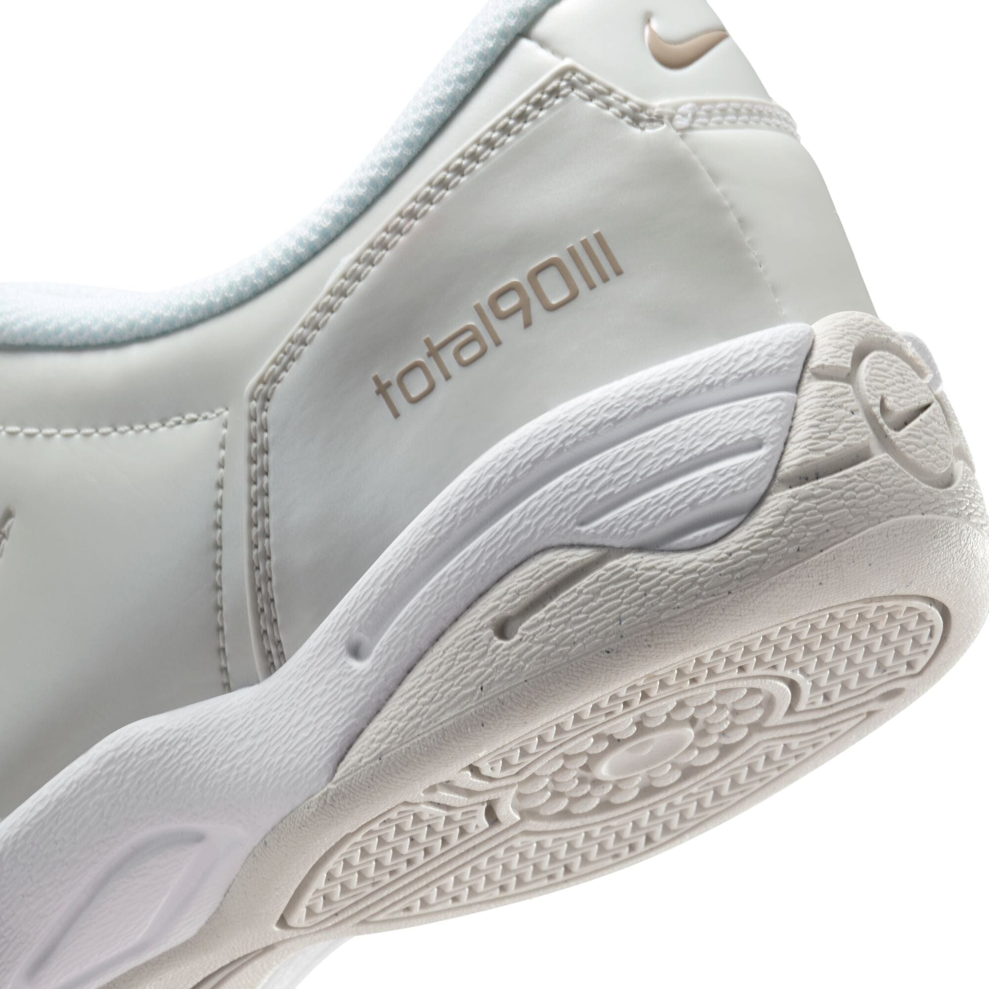 Total 90 (HQ2851-002) Footwear Nike
