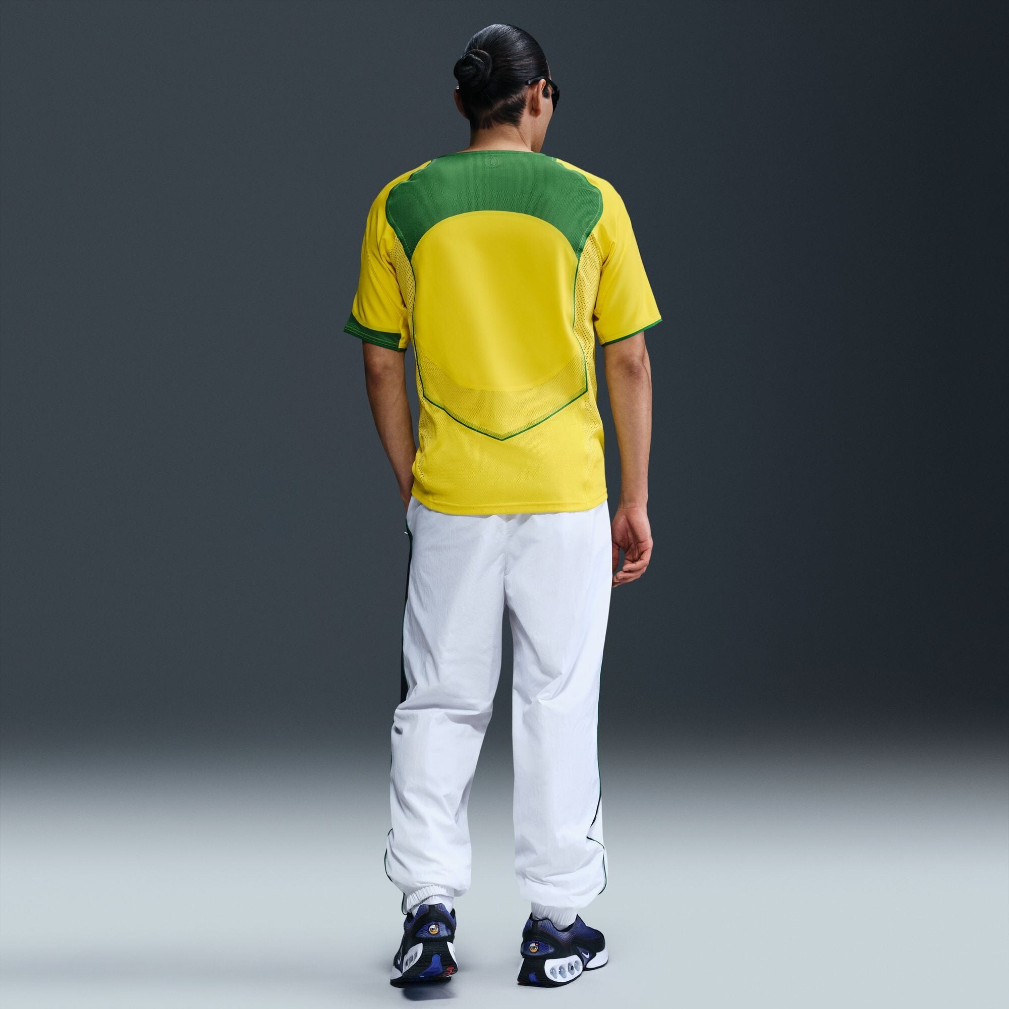Brazil 2004 Total 90 Reissue Jersey (HV4426-741) Apparel Nike