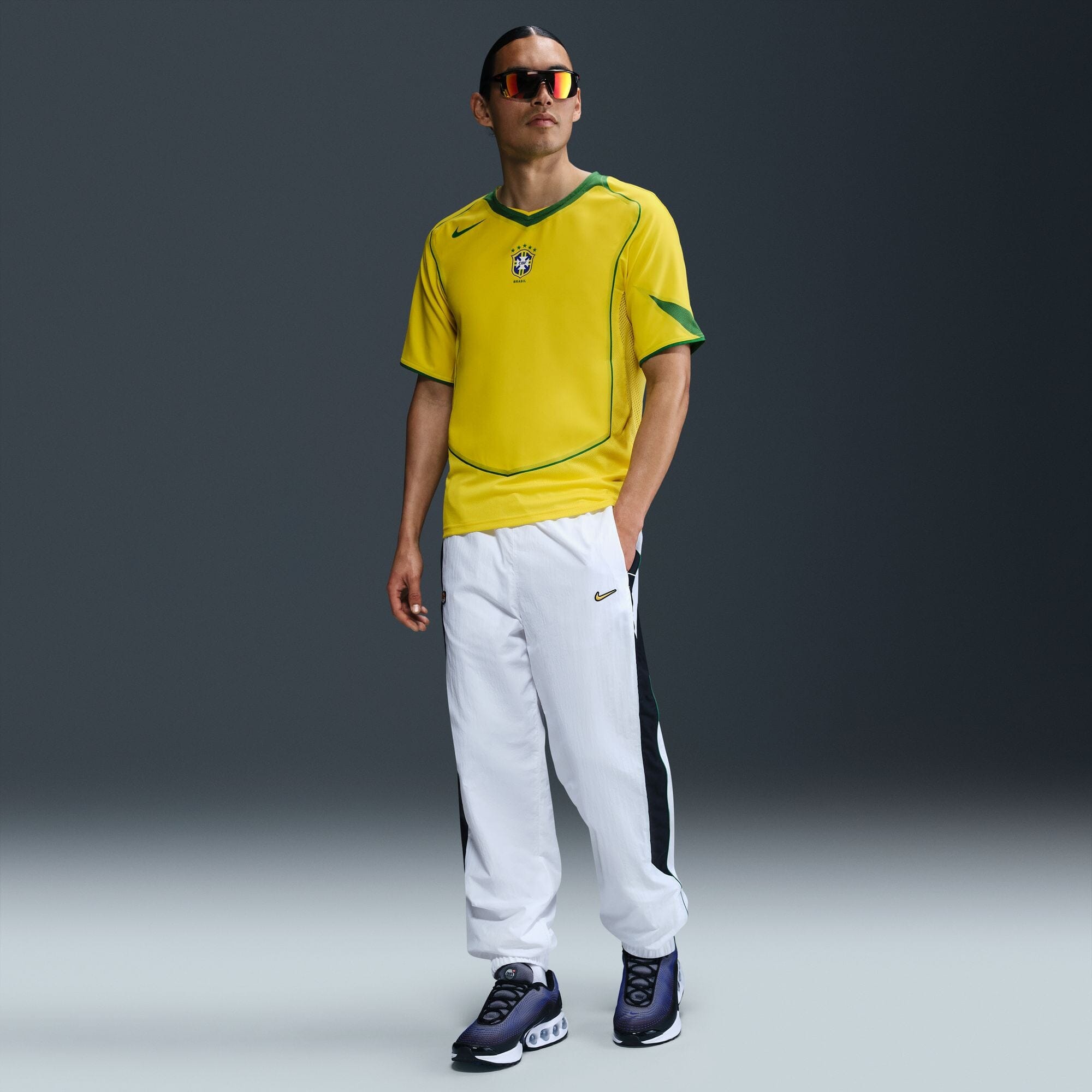 Brazil 2004 Total 90 Reissue Jersey (HV4426-741) Apparel Nike