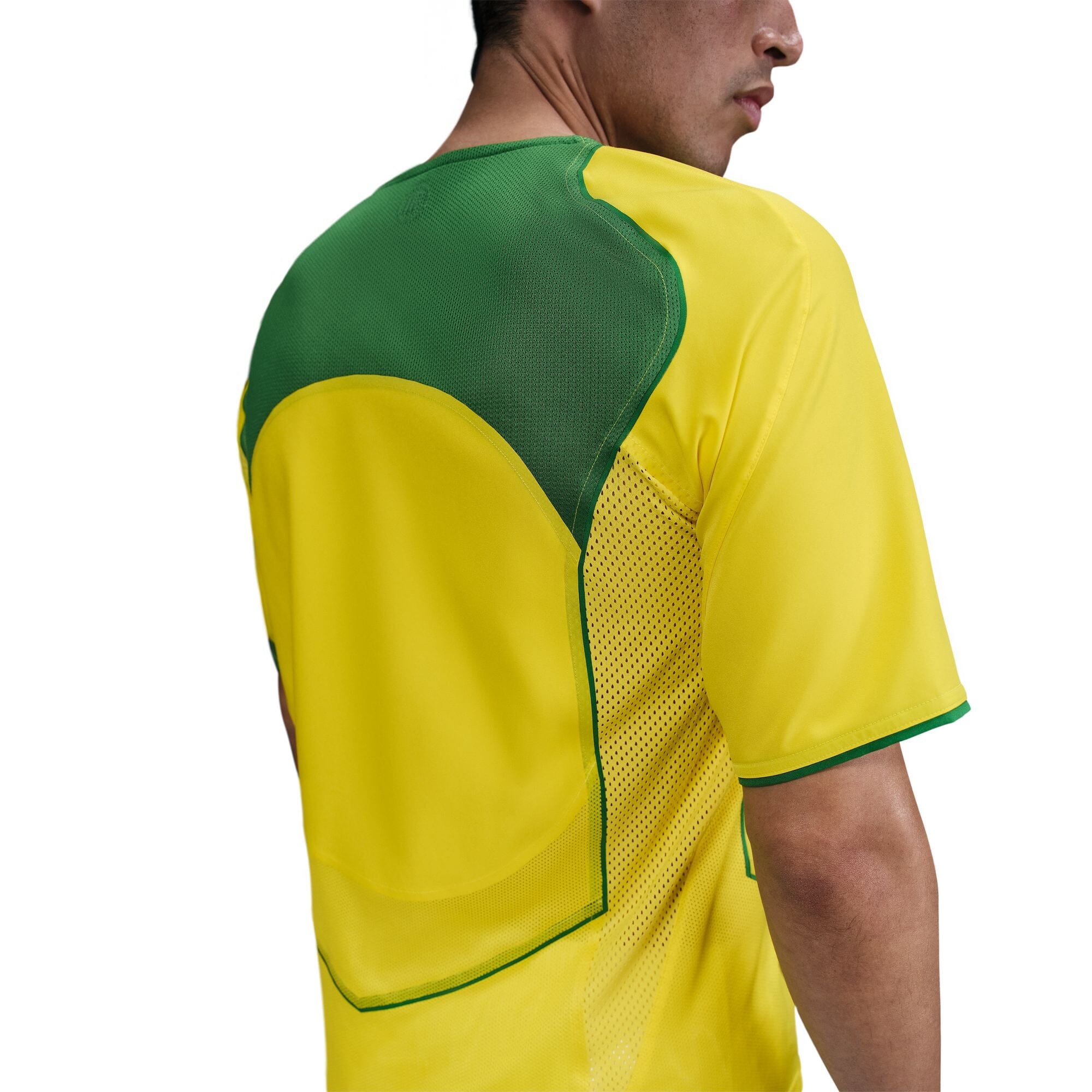 Brazil 2004 Total 90 Reissue Jersey (HV4426-741) Apparel Nike