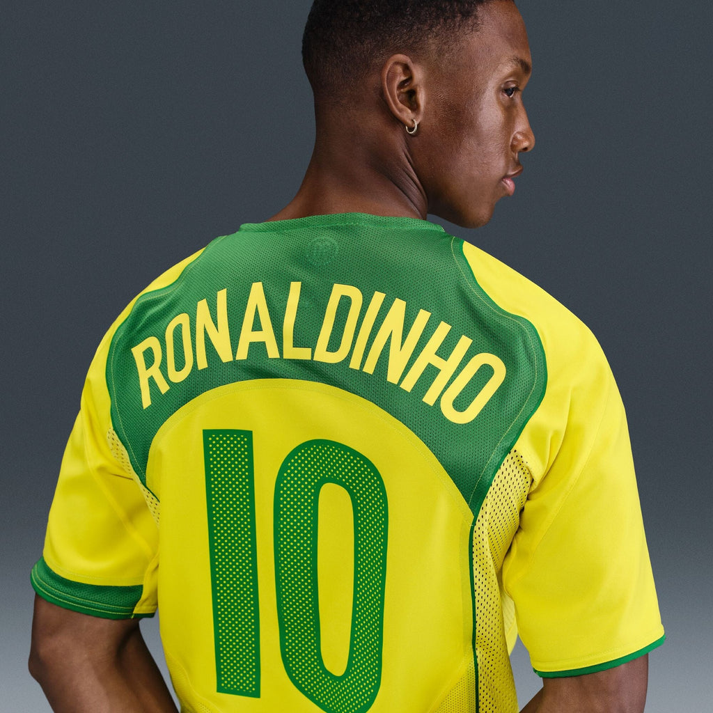 Brazil 2004 Total 90 Reissue Jersey #Ronaldinho10 (IF2941-731)