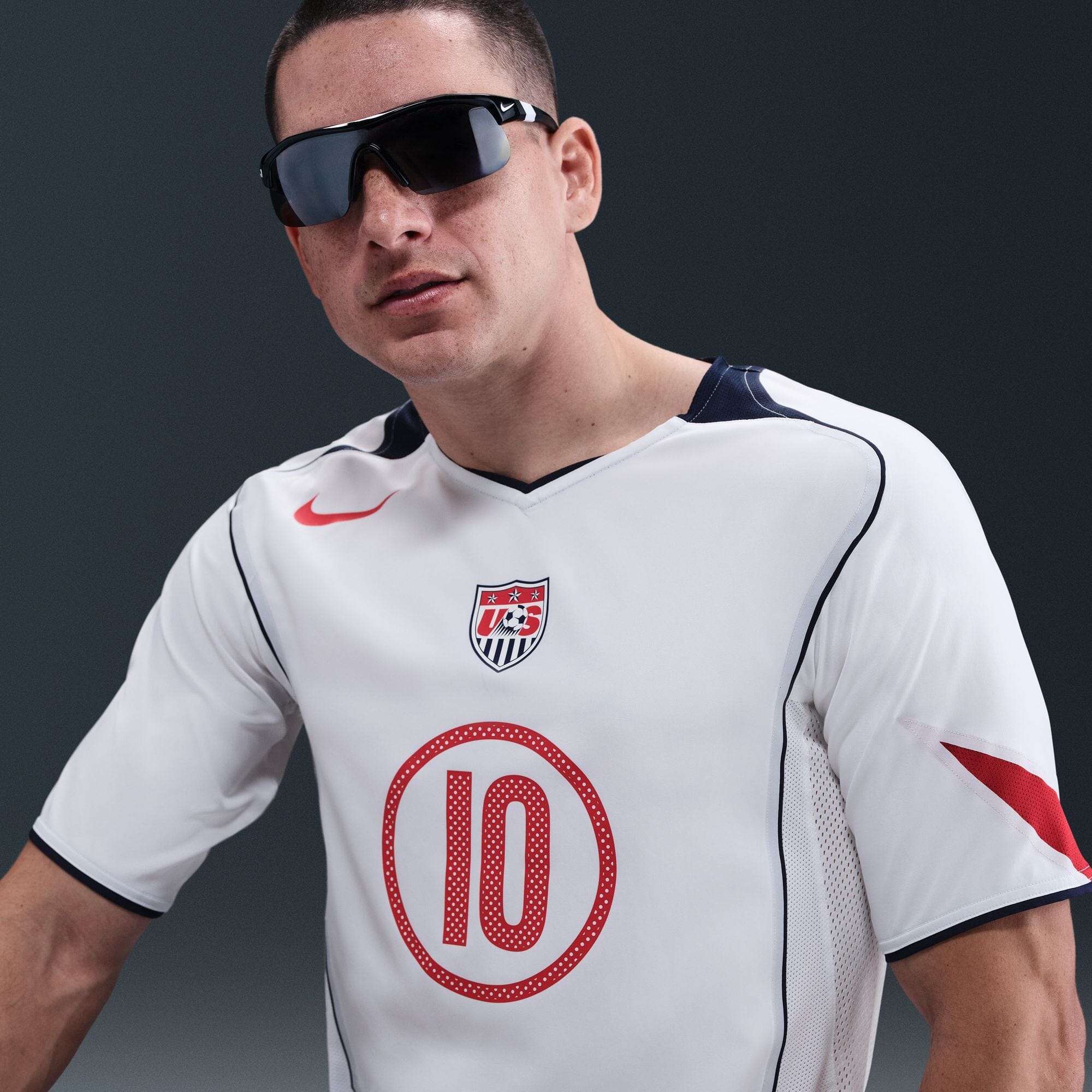 USA 2004 Total 90 Reissue Jersey #Donovan10 (IF2944-100) Apparel Nike