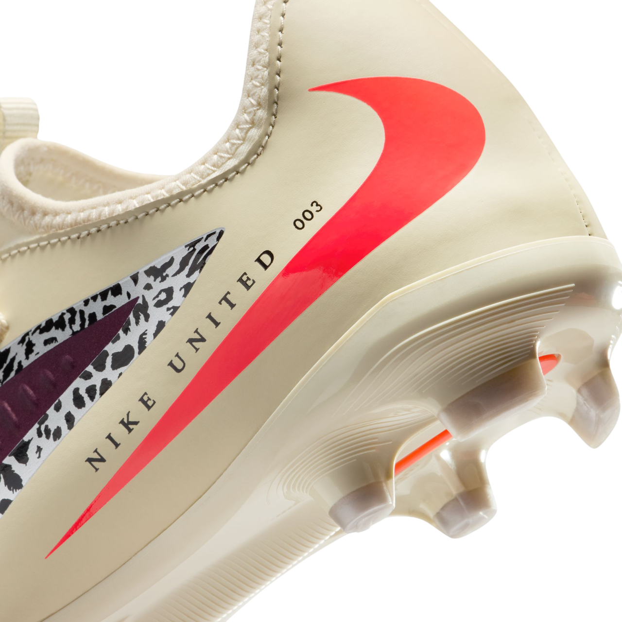 Jr. Phantom 6 Low Academy FG/MG - United Pack 003 (IO8480-661)