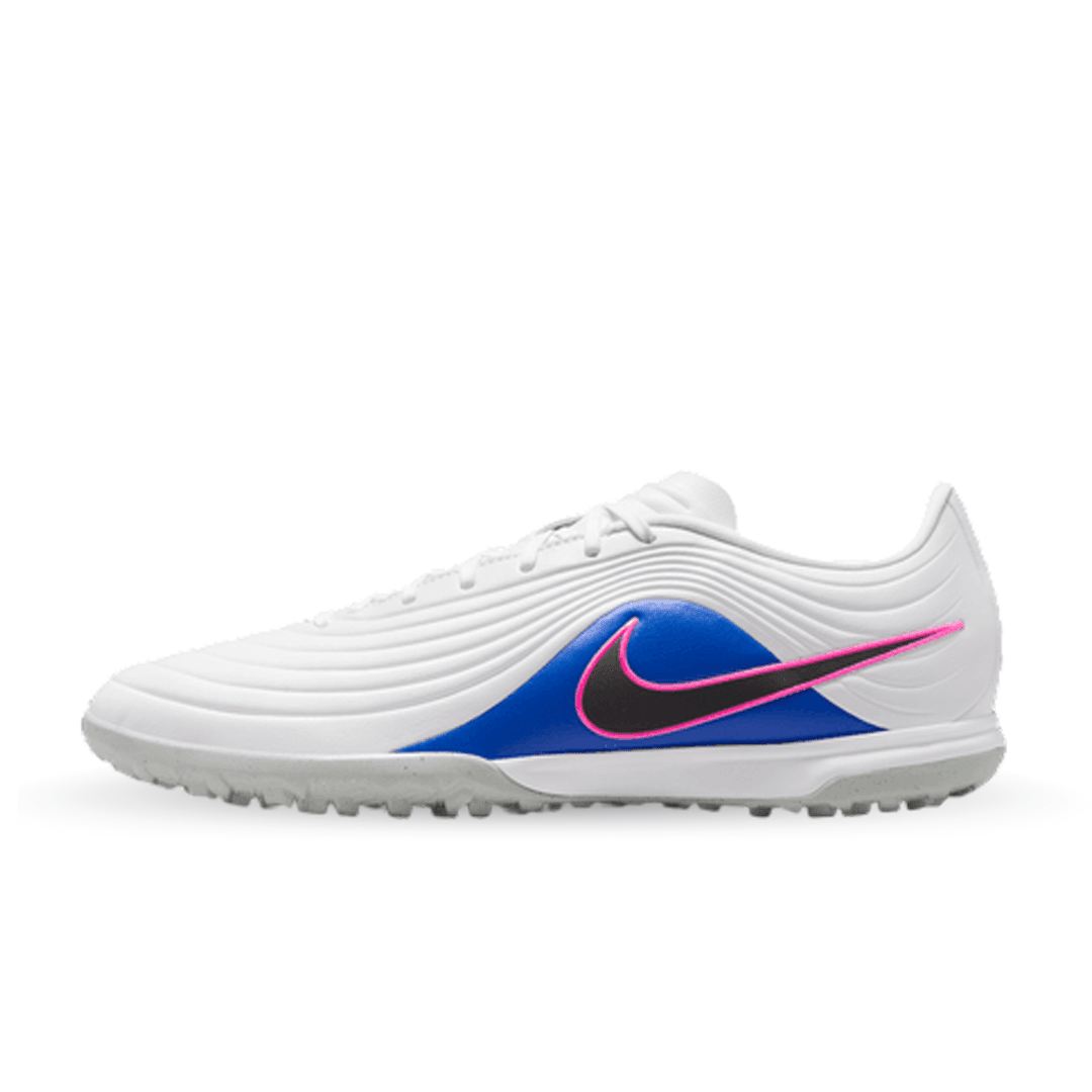 Tiempo Maestro Academy TF - Attack Pack (IB4484-146) Footwear Nike