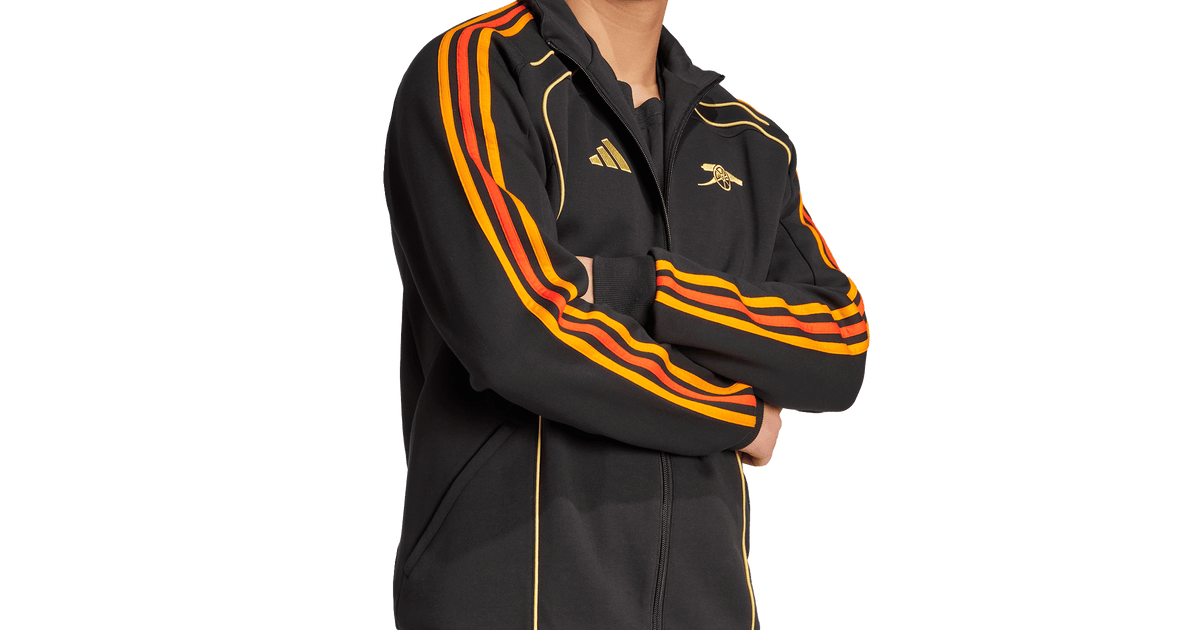 JL8049_4_APPAREL_OnModel_Walki