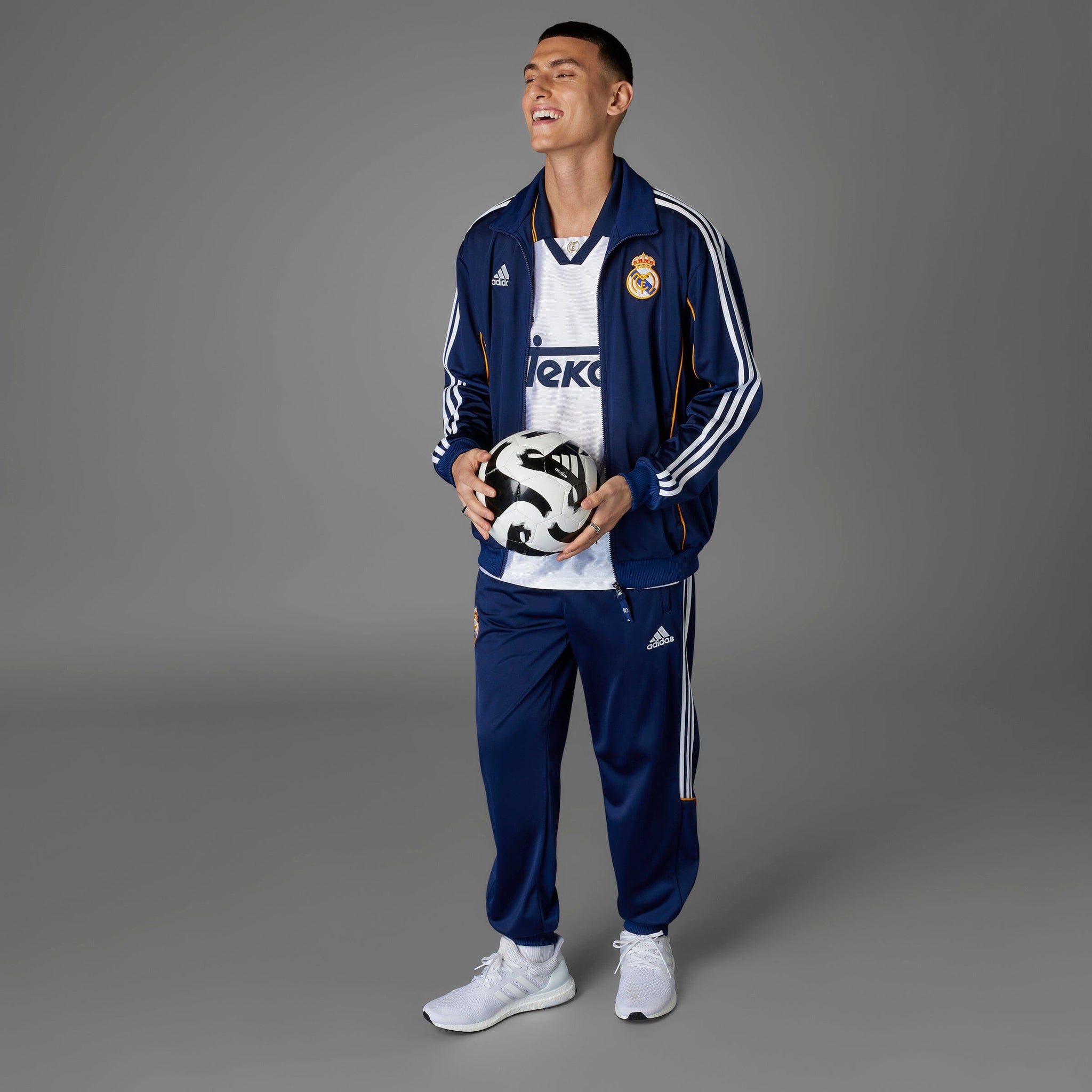 Real Madrid 1999/2000 Track Top - Special Edition (JW1993) | Ultra