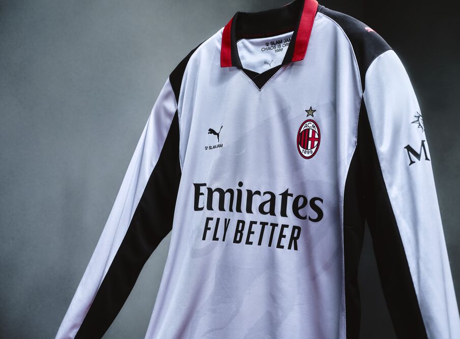 LOWRES1000x667-26SS_TS_Football_AC-Milan_Slam-Jam_Matchwear_Silver_Product-Hero_2103_RGB.jpg