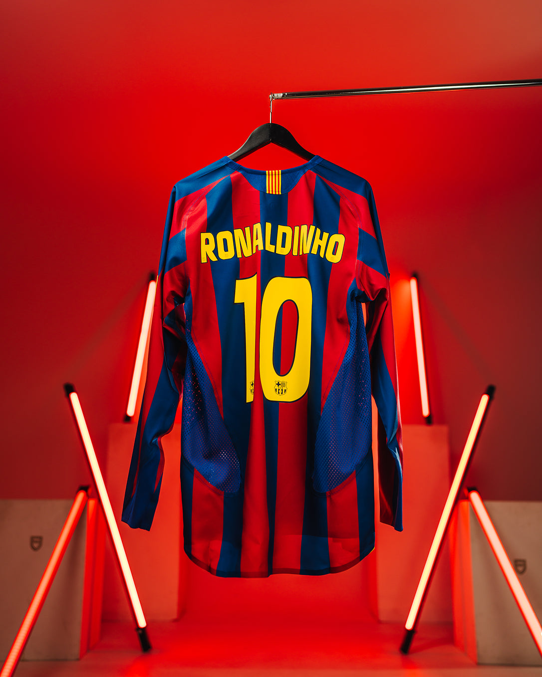 UltraFootball_Barcelona_Reissue_Ronaldinho.jpg