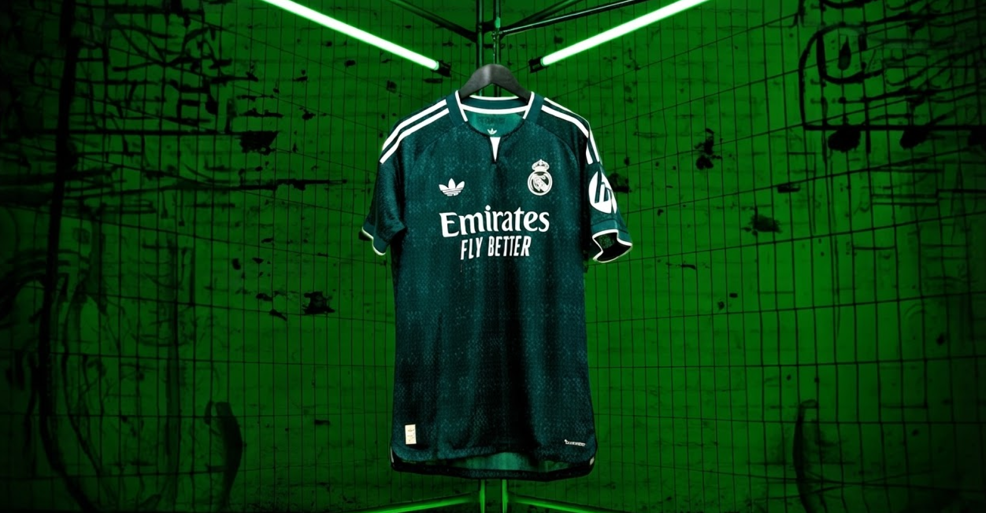 real_madrid_26-27_away_jersey.png