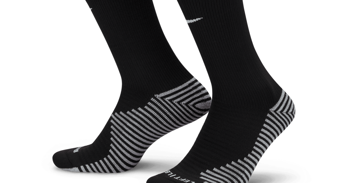 Nike Grip Strike Cushioned Football CR7 Crew Socks (SX6942-010)