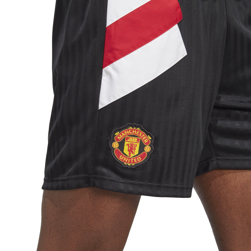 Manchester United Icon Shorts (HT2001) (01/MAR/23)